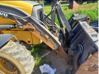 Экскаватор Volvo BL61 с гидромолотом НВ400