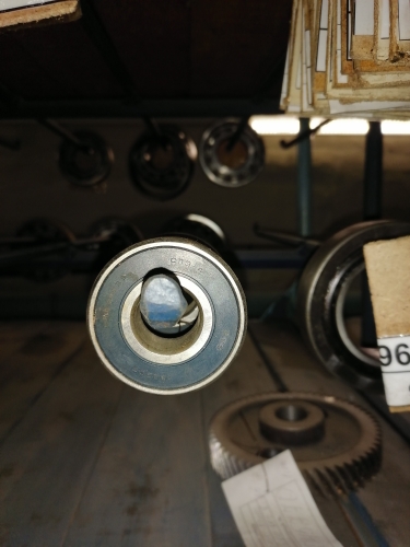 Подшипник 6305