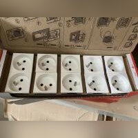 Розетка Legrand 74111
