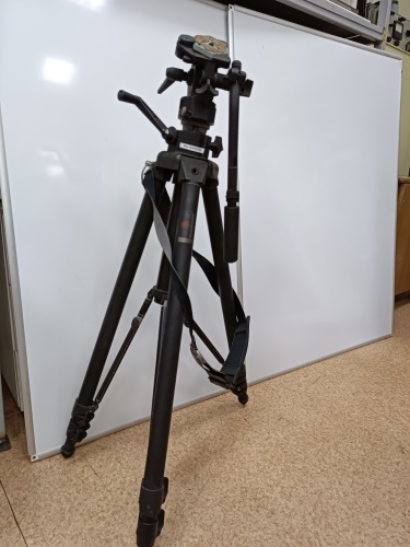 Штатив с головкой