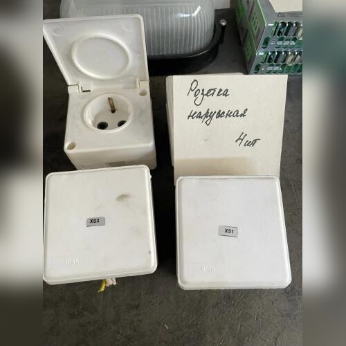 Розетка ОУ 1м.16А IP44 с/з б/у