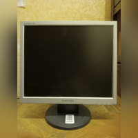 Монитор 17 "LCD Samsung 720N