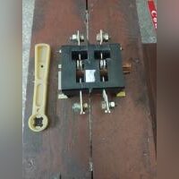 ВЫКЛЮЧАТЕЛЬ ВРУБНОЙ ВРА1-1 32200-00УХЛ2 -440В ~660В 100А