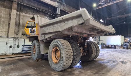 Карьерный самосвал 7555B Белаз