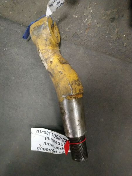  2 Рычаг рулевой трапеции (правый) 7523-3001030-10