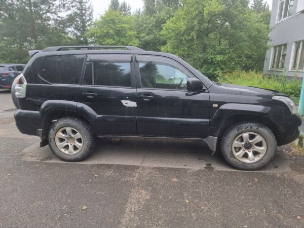 Автомобиль TOYOTA LAND CRUSER