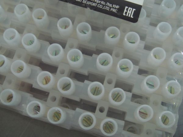 ЗАЖИМ ВИНТОВОЙ 3ВИ-30 6-16 мм2 30А 12 пар