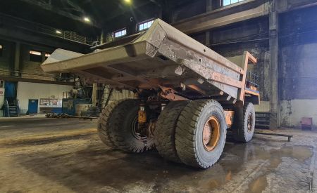 Карьерный самосвал 7555B Белаз