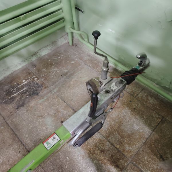 Подъемник прицепной коленчатый Nifty N90