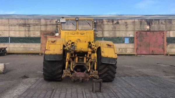Трактор К-701 Кировец