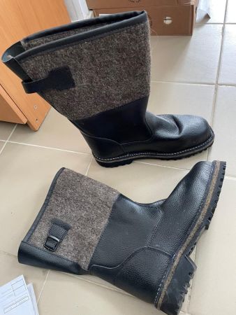 Сапоги Полярник, с регулируемым по ширине голенищем, зимние, материал верха-кожа, войлок, пористая резина, допельно-клеевой метод крепления, р.44