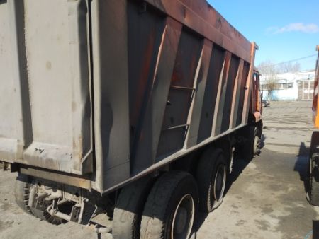 Самосвал Камаз 6520