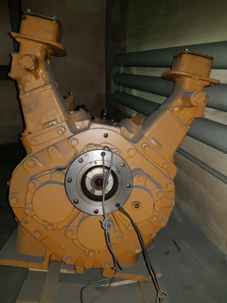 коробку передач КПП 24-12-1СП для бульдозеров Т-130 / Т-170. 