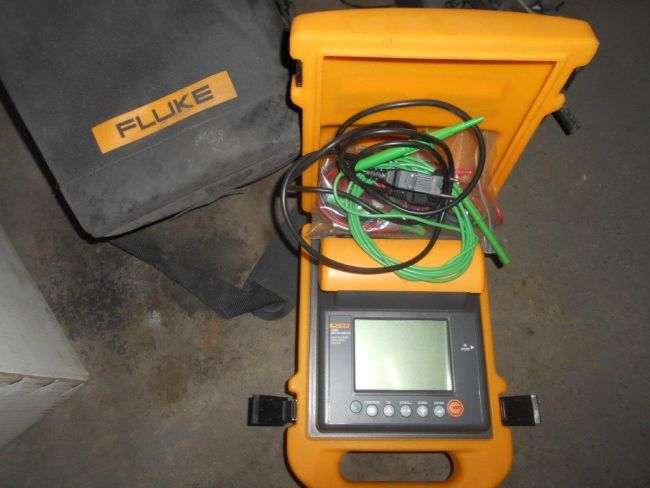 МЕГОМЕТР FLUKE-1550