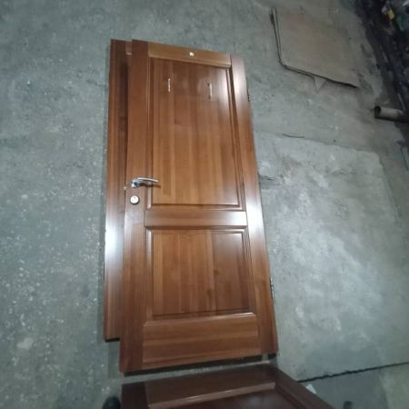 Дверь деревянная 