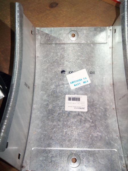 Угол CS 90 вертикальный внутр. 90° 100/100 (DKC) (арт. 36701 )