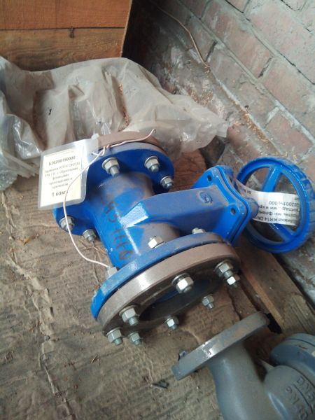 Задвижка KR14 DN100 PN 1,6  с обратными фланцами, прокладками и крепежом