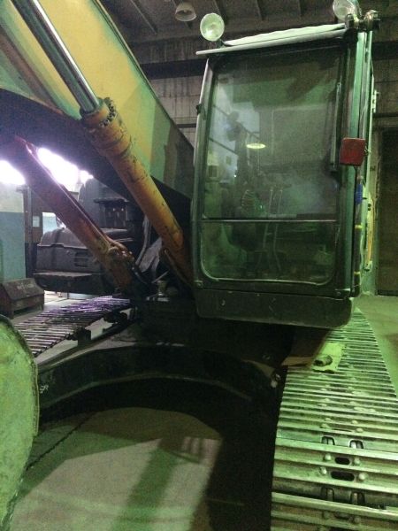 Экскаватор HITACHI ZX240-3