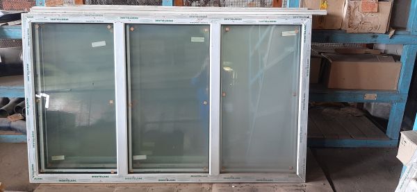 Оконный блок из ПХВ