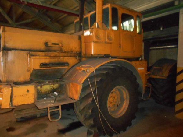 Трактор К-700