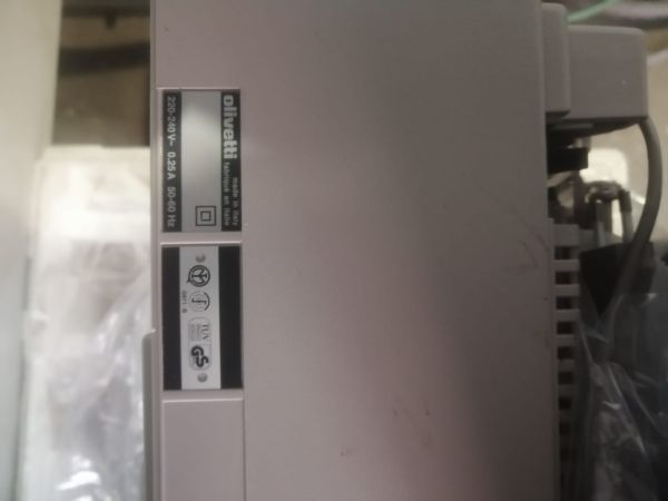 электронная пишущая машинка Olivetti