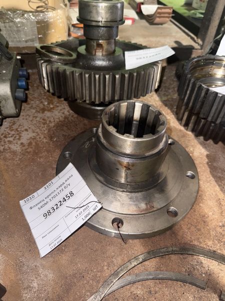 Фланец крепл.кард.вала 540М-1701172 б/у