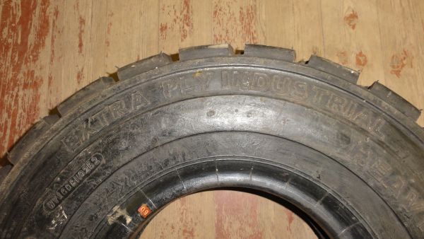 Шинокомплект 7.00-12 маленькие колеса дл 2-тн погрузчика товарный знак TOP TRUST Завод изготовитель Qingdao