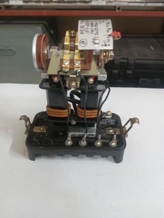 РЕЛЕ МАКСИМАЛЬНОГО ТОКА  РТ-40/50  21 040 008 1