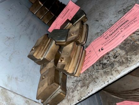колодка упорная  3й подшипник (установочная) В -1028731 б/у
