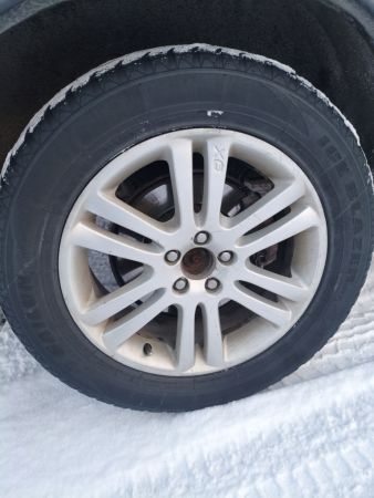 Автомобиль Volvo XC90