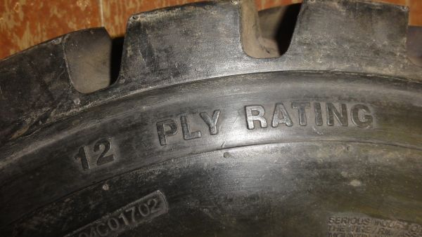 Шинокомплект 7.00-12 маленькие колеса дл 2-тн погрузчика товарный знак MAXAM завод изготовитель Sailun 