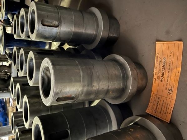 втулка шпинделя зад-ки Ду 175  б/у