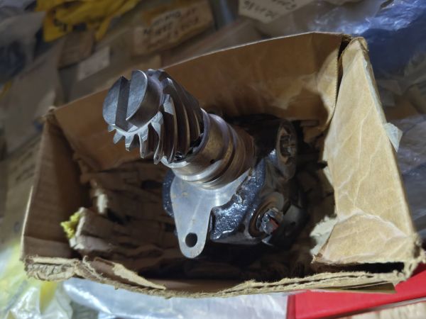 Насос 105-7573 Caterpillar