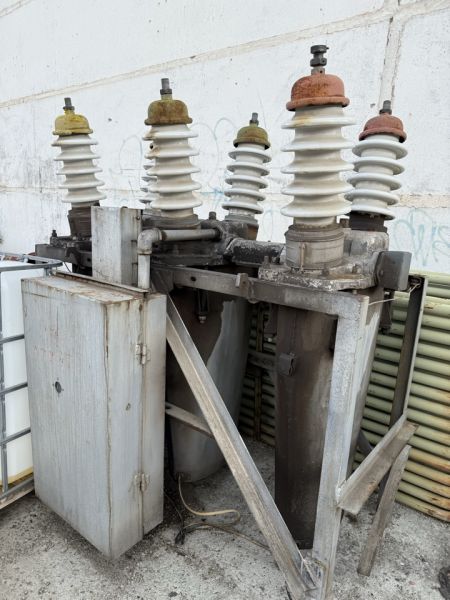 Выключатель масленый 35КВ б/у