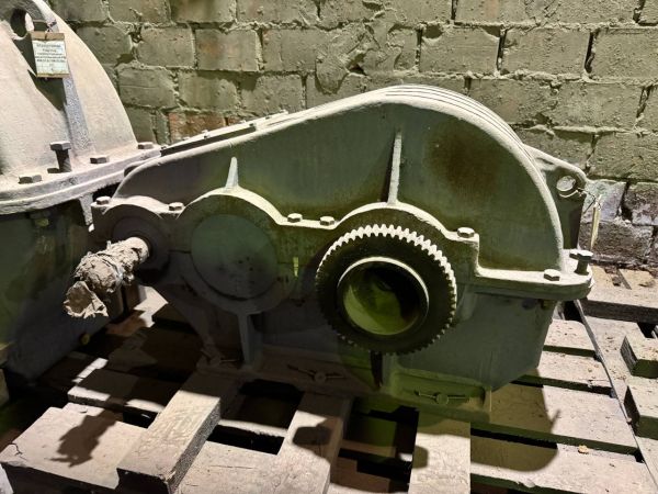 Редуктор горизонтальный двухступенчатый РМ-500-22,4-11М-У3 б/у