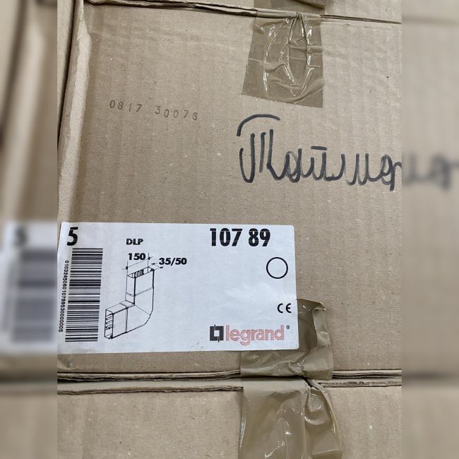 Угол Legrand 10789