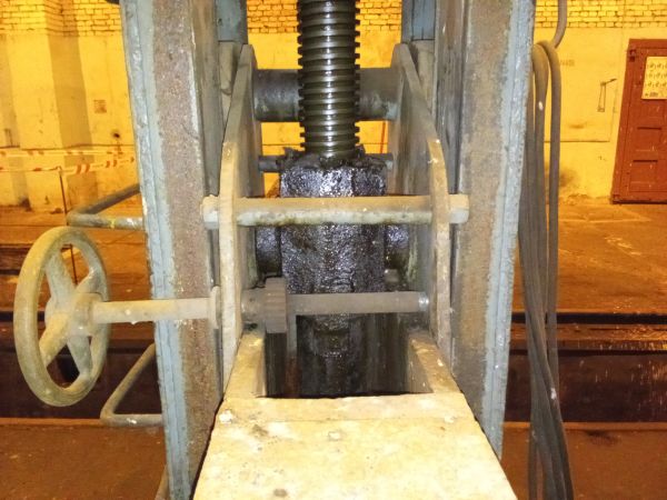 Домкраты тепловозные тэд 