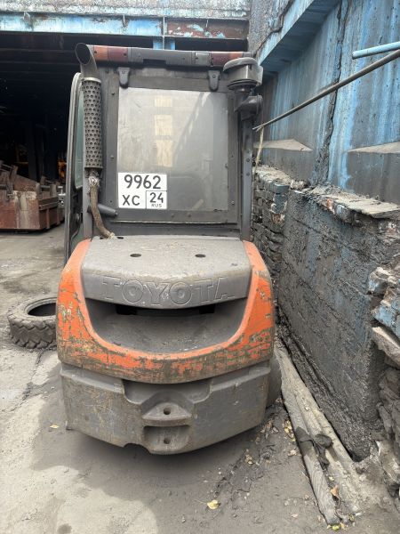 Автопогрузчик Тойота 72-8FDJ35FV3000+U61