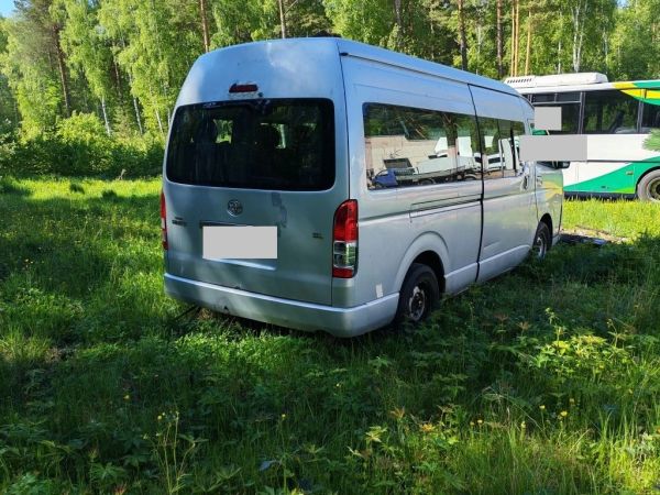 Автобус Toyota Hiace , 2010