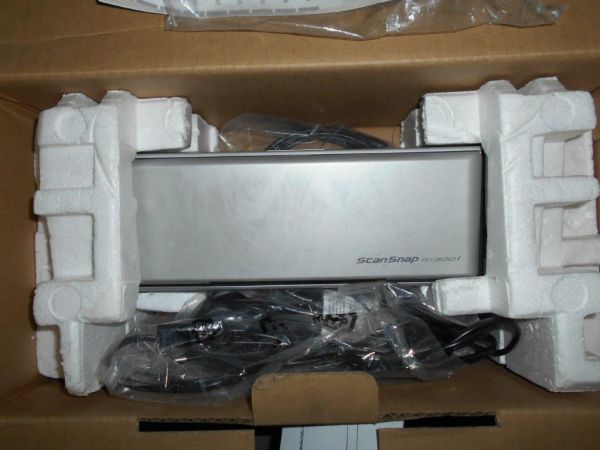 Сканер протяж.Fujitsu ScanSnap S1300i Сканер протяж.Fujitsu ScanSnap S1300i
