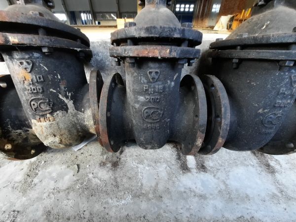 Задвижка диам.200	