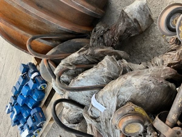 Крюк крановый 22А1 в сборе