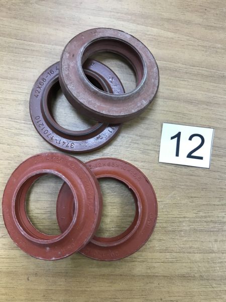 САЛЬНИК ХВОСТОВИКА В/ВАЛА КПП УАЗ 42Х68Х15,5 (ШТ)  3741  1701210