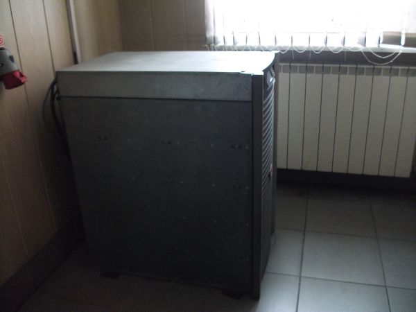 СТОЙКА APC SYMMETRA LX 16KVA SYAF16KRMI