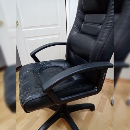 Кресло BOREAUCRAT T-9906 AXAN