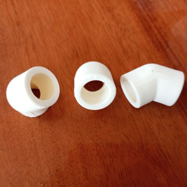 Уголок сантехнический 45 х20