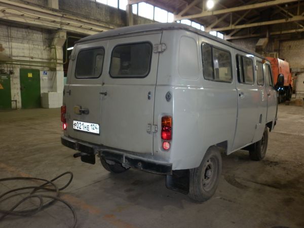 Автомобиль УАЗ 220695-04            