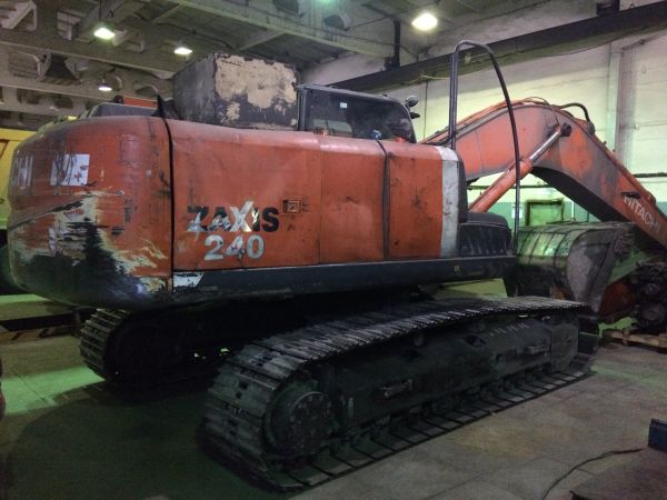 Экскаватор Hitachi ZX 240-3