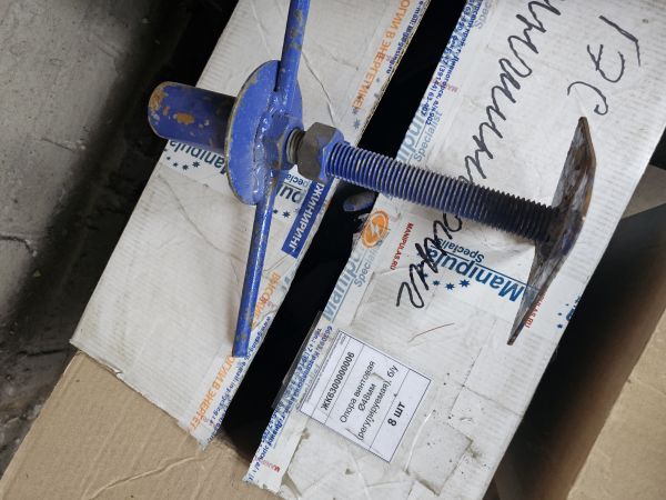 Опора винтовая Ø48мм (регулируемая), б/у