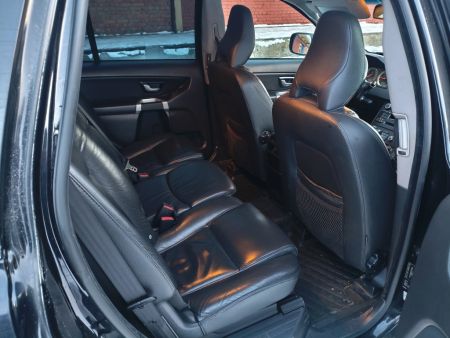Автомобиль Volvo XC90